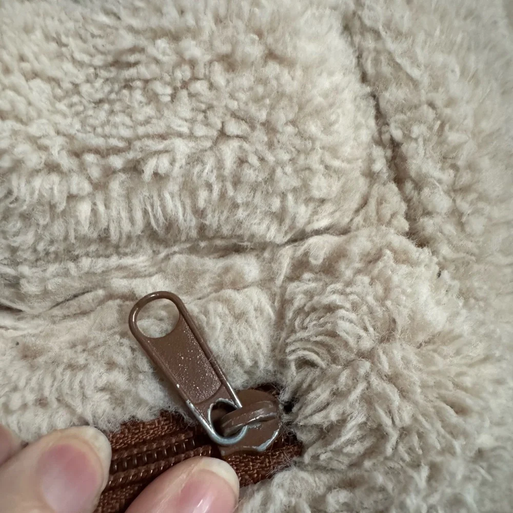 KAVU original Sherpa fuzz snug Cream Sling Bag